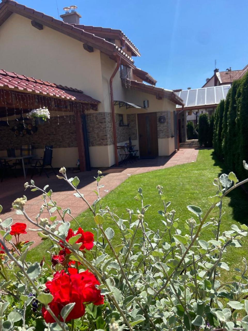 Liptov Odessa Villa Liptovský Mikuláš Exteriör bild